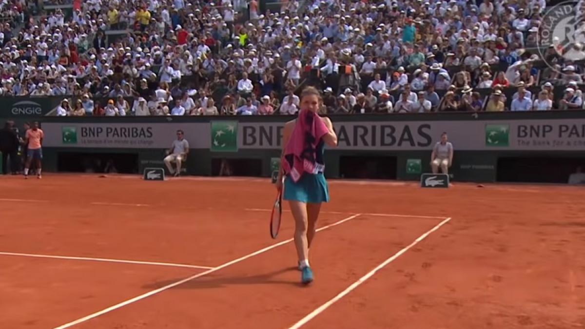 simona_halep_teren_zgura_15885500