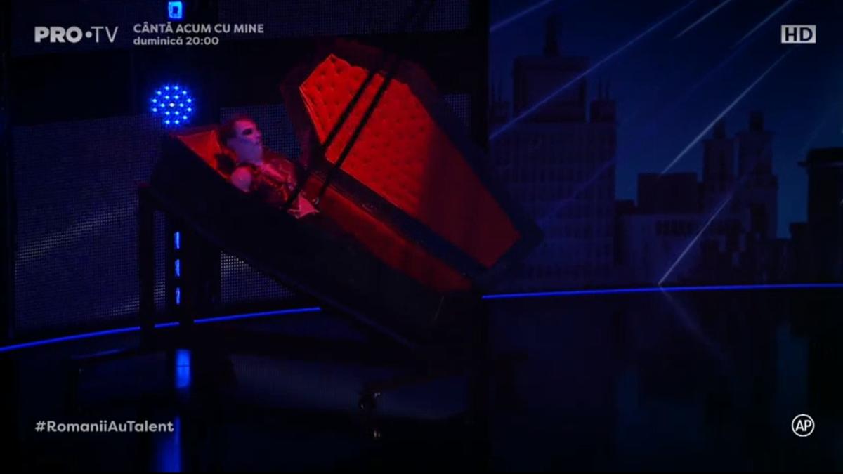 acrobat-romanii-au-talent-dracula_75159100