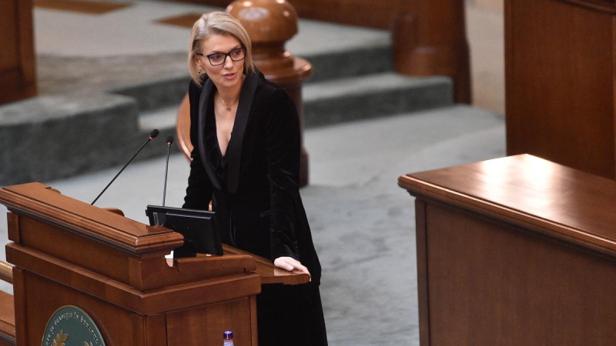 alina-gorghiu_46723200