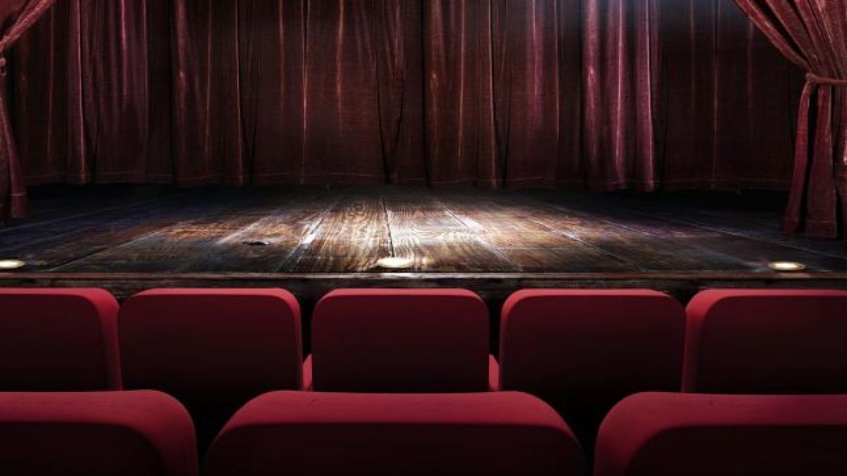 scena_teatru_75411000