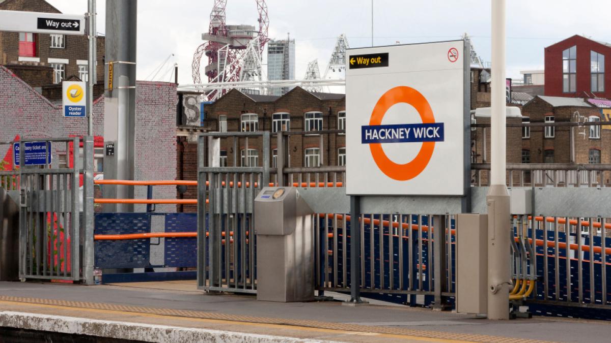 gara-hackney-wick-langa-londra_45698200
