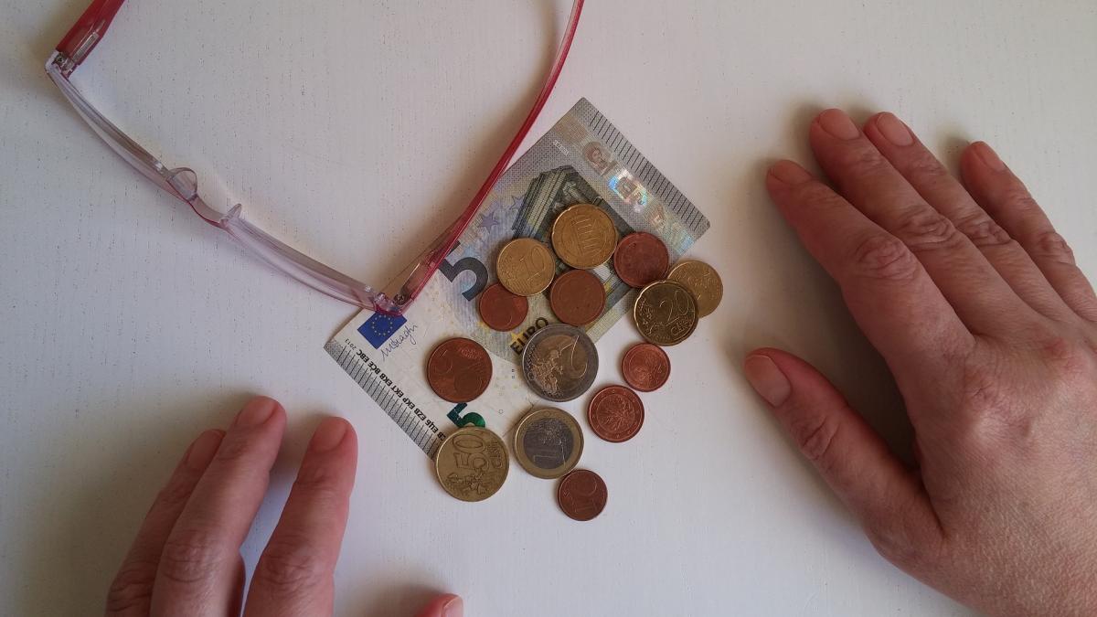 pensie-bani-batrani_47950000