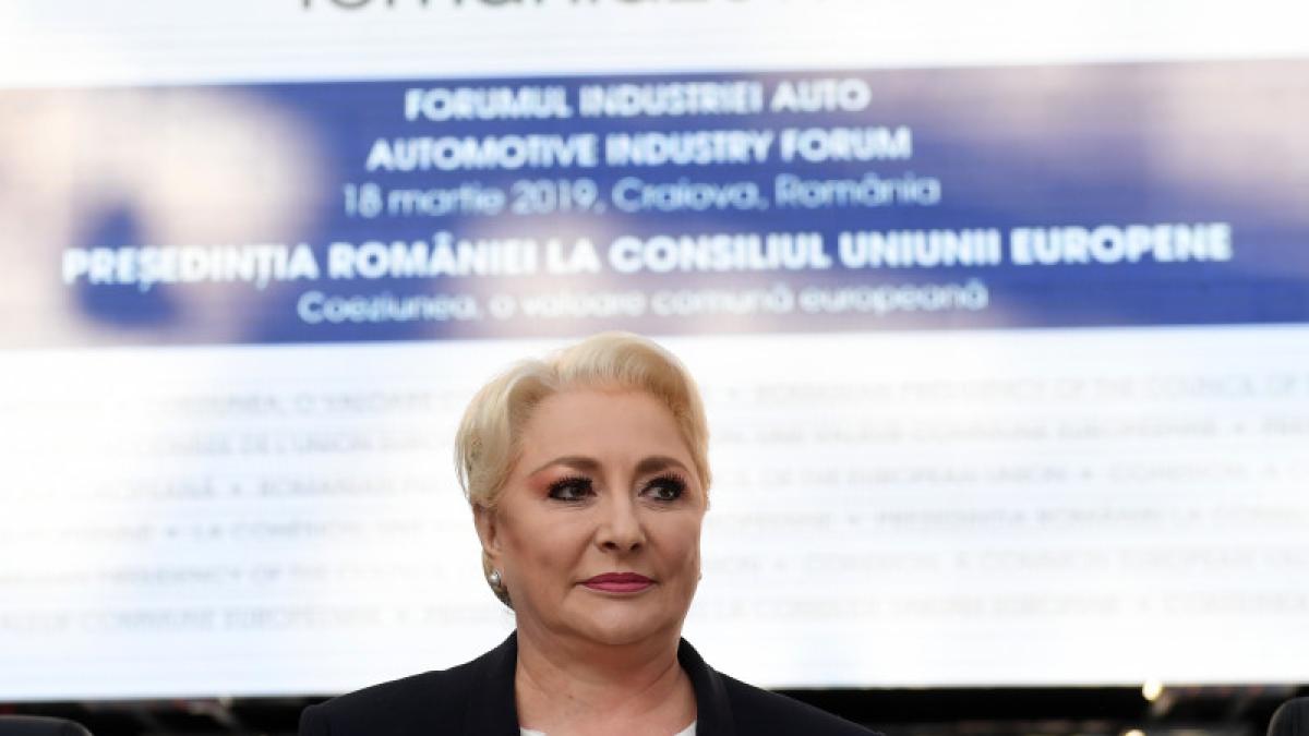 viorica-dancila-participa-la-deschiderea-forumului-industriei-auto-2019--organizat-de-ministerul-economiei-in-contextul-exercitarii-de-catre-romania-a-presedintiei-consiliului-uniunii-europene-_51337300