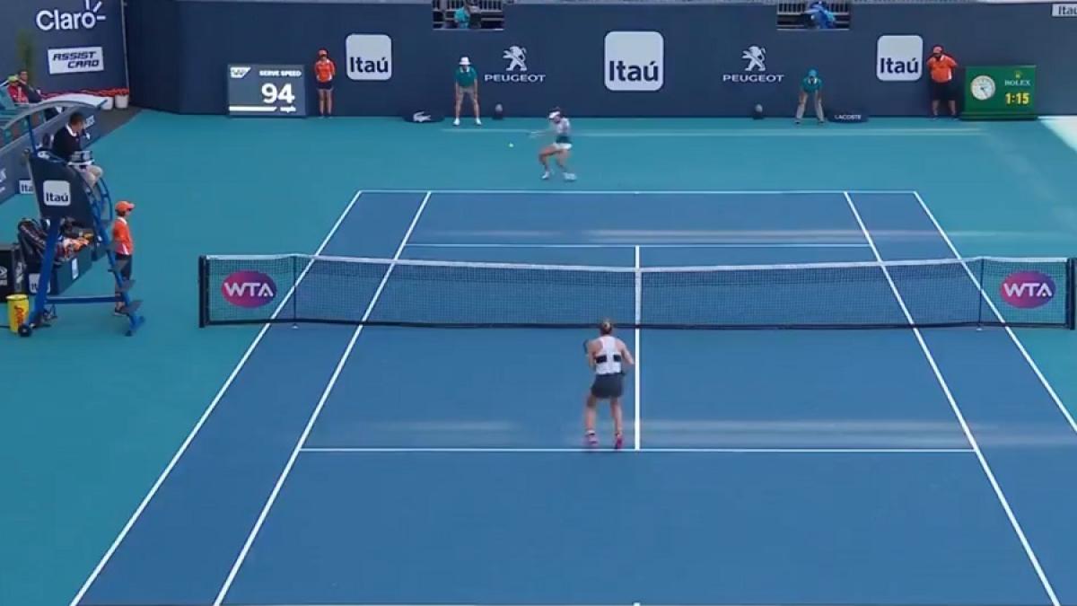 simona_halep_wang_meci_teren_93034100