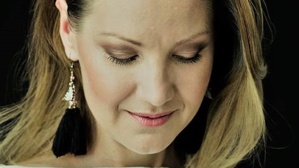 melania-medeleanu_41747400