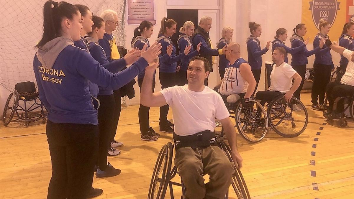 handbal_scaun_cu_rotile_29411300