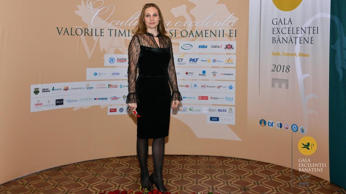 simona_amanar_fb_45975400