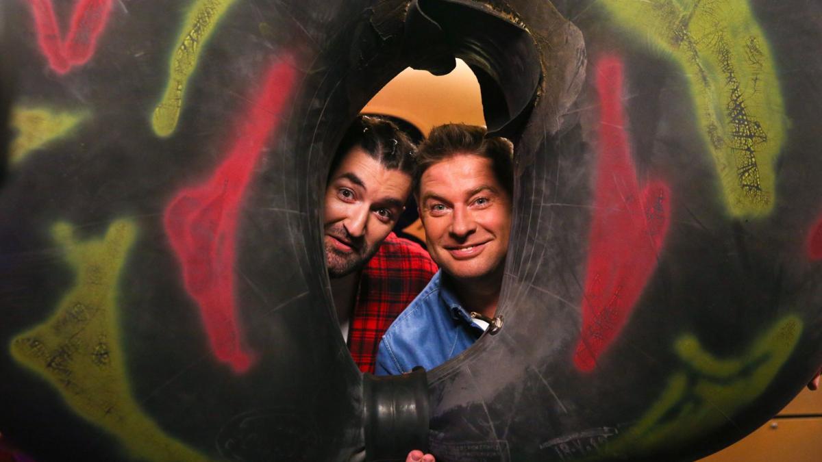 smiley---pavel-bartos_90290400