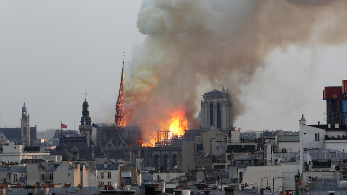 1-notre-dame-de-paris-incendiu_82378000