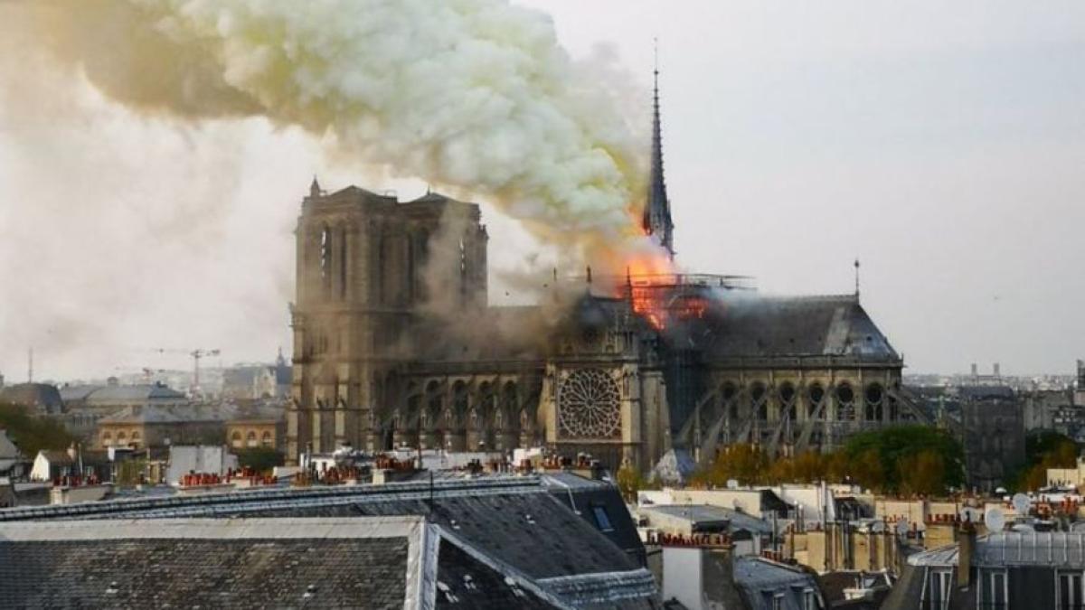 incendiu-notre-dame_24664400