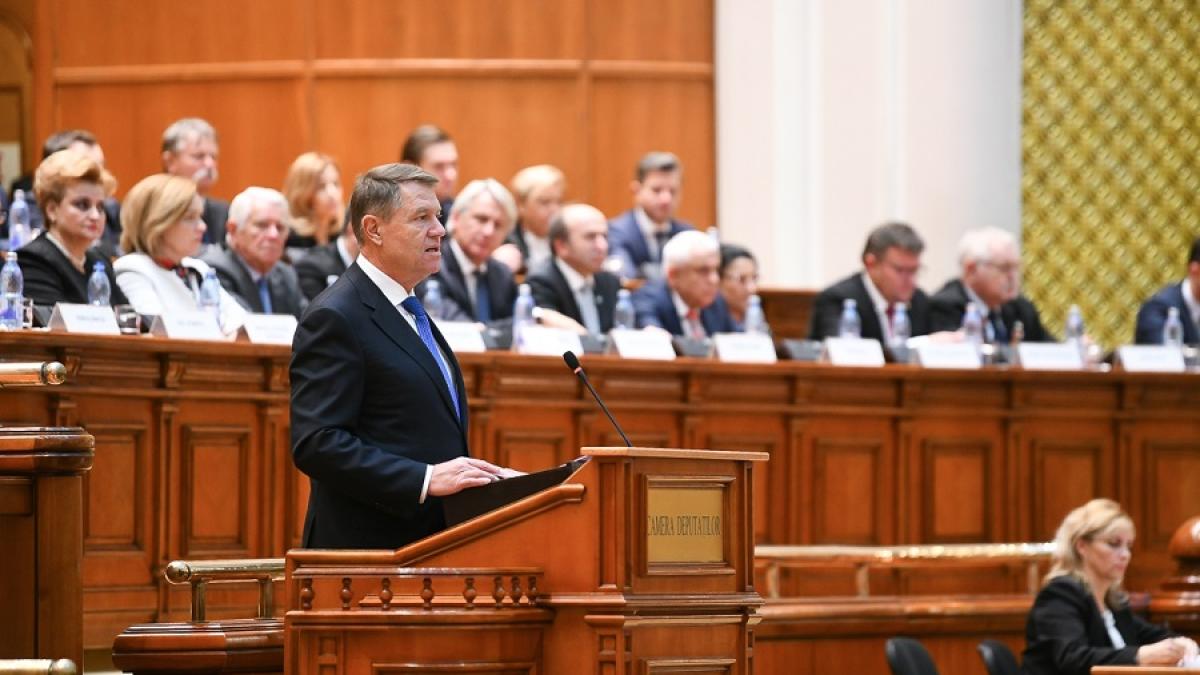iohannis_parlament_sedinta_solemna_36183100