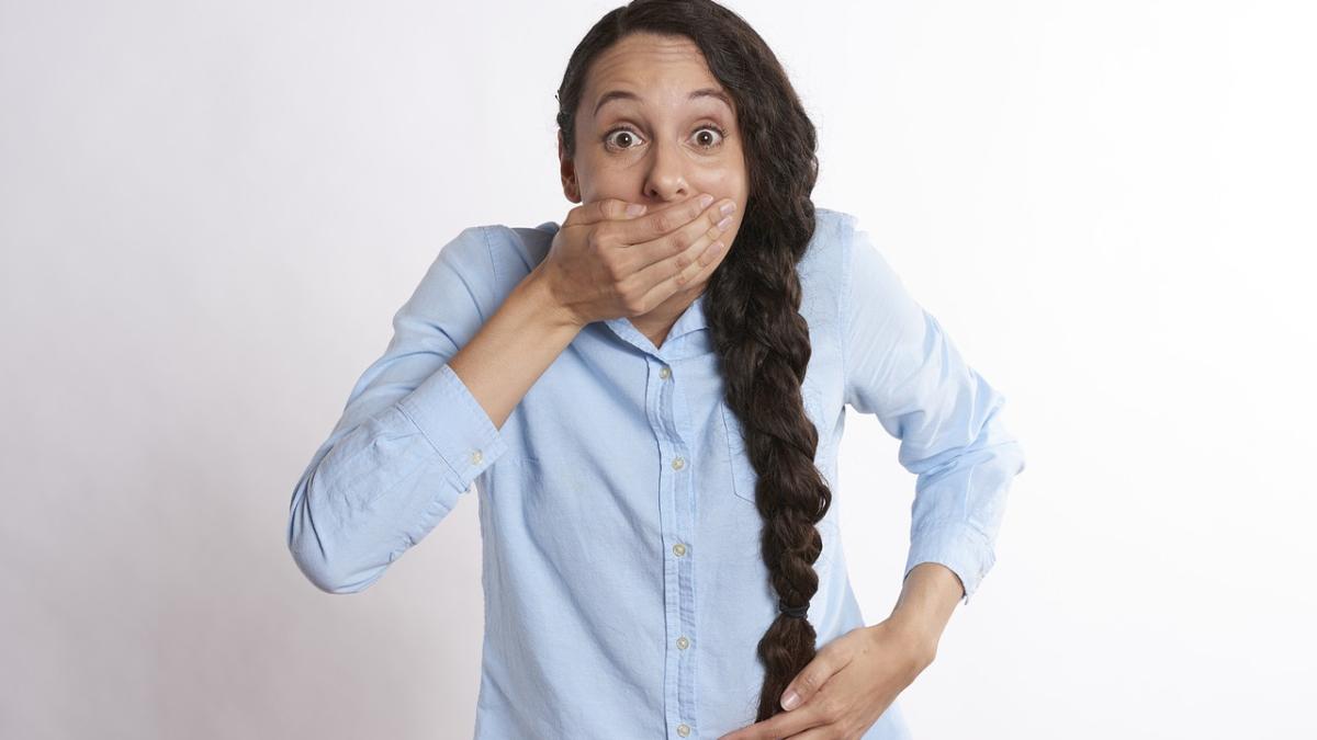 femeie-mana-la-gura-surprinsa_70942600