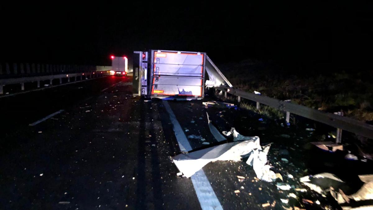 accident-tir-rasturnat-noaptea_07376900