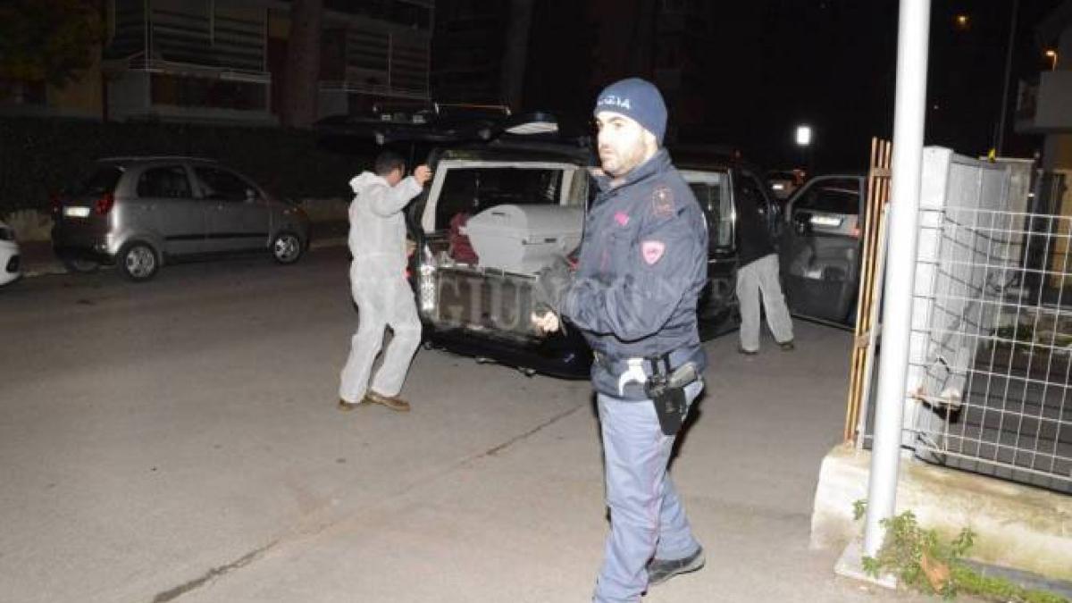 carabinieri_crima_roman_italia_94376100