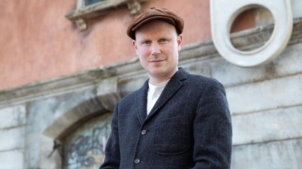 iqos-world-revealed_press-conference_alex-chinneckprc-c2prc-a9antinori_34083600