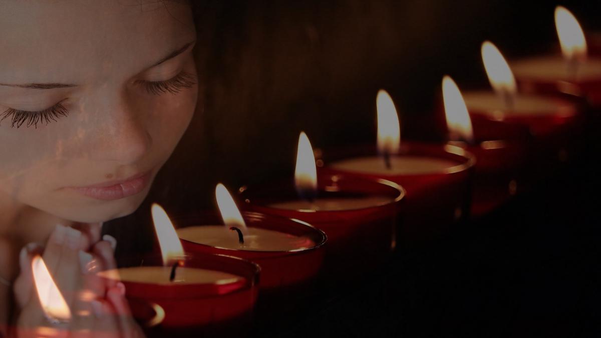 lumanari-rugaciune_76381000