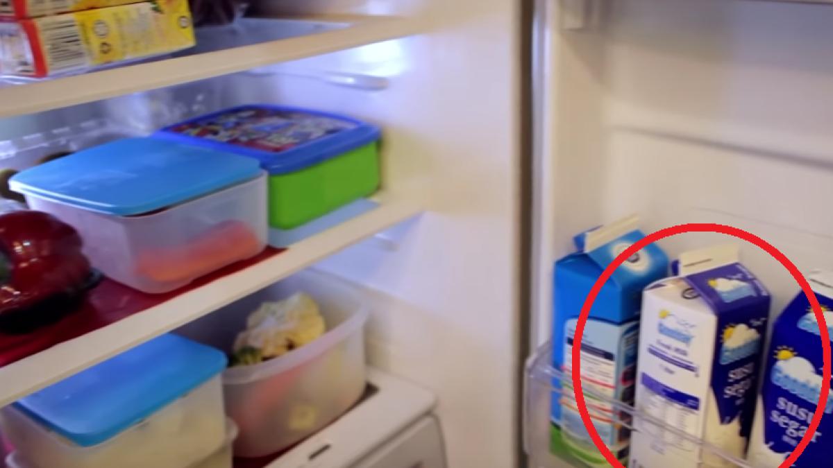 lapte-pe-usa-frigiderului_18759400