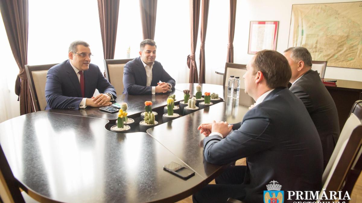 gabriel-mutu--discutii_90643600