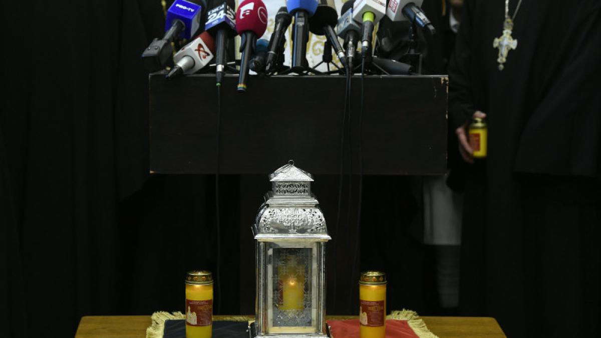 lumina-sfanta_81233700