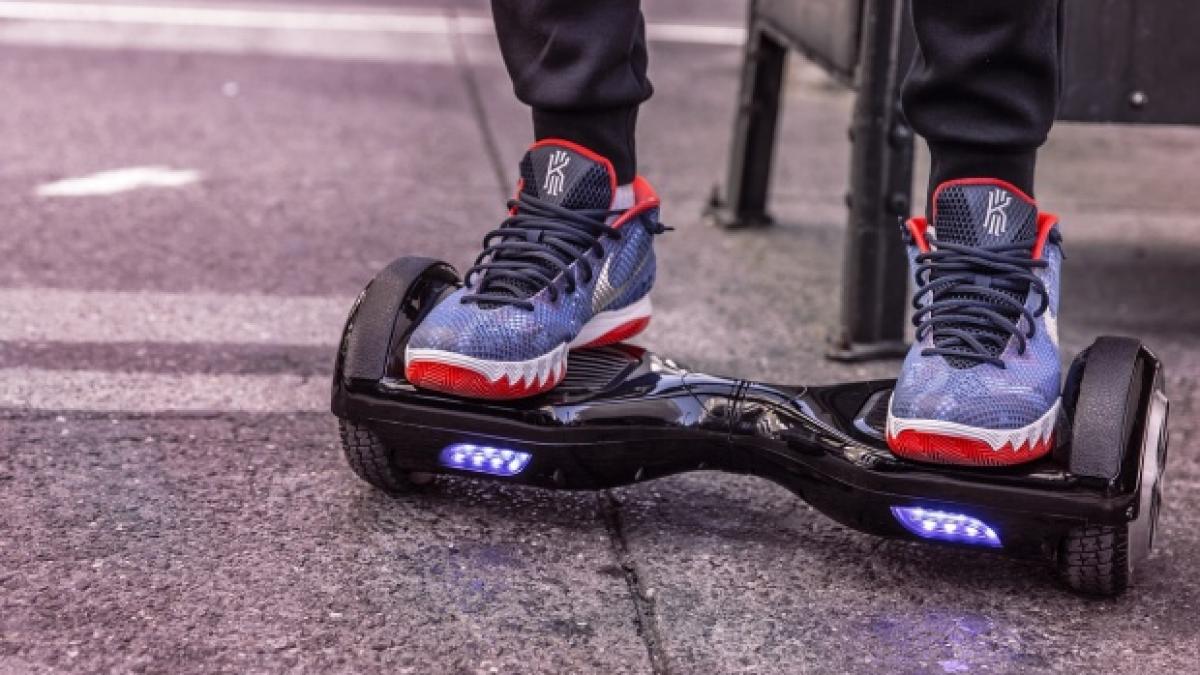 momente-de-groaza-pentru-o-familie-din-capitala-hoverboard-ul-unui-copil-de-10-ani-a-explodat-in-592344_01537200