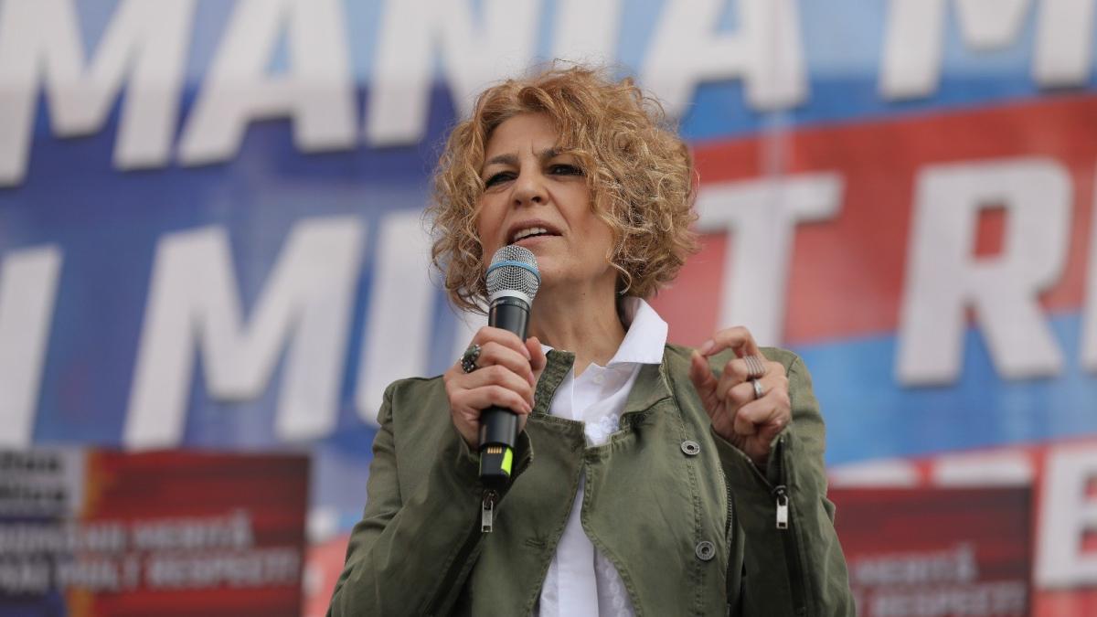 carmen_avram_64802000