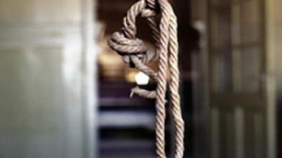 l_au_gasit_spanzurat_in_celula_33627_1_62749400