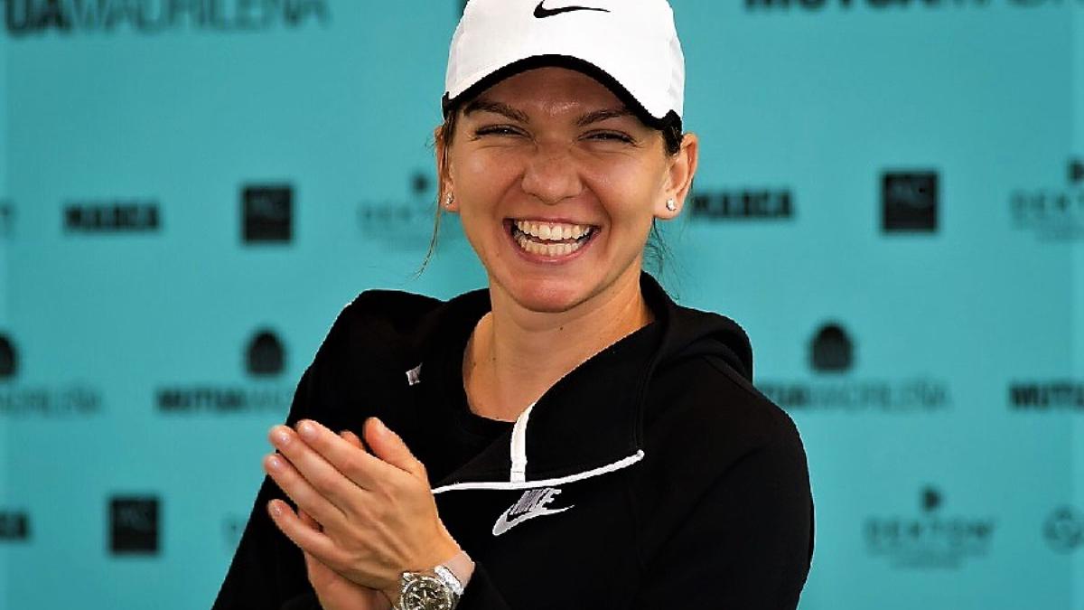 simona_halep_zambet_sapca_madrid_tw_48336700