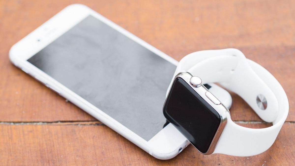 smartwatch_iphone_75290600