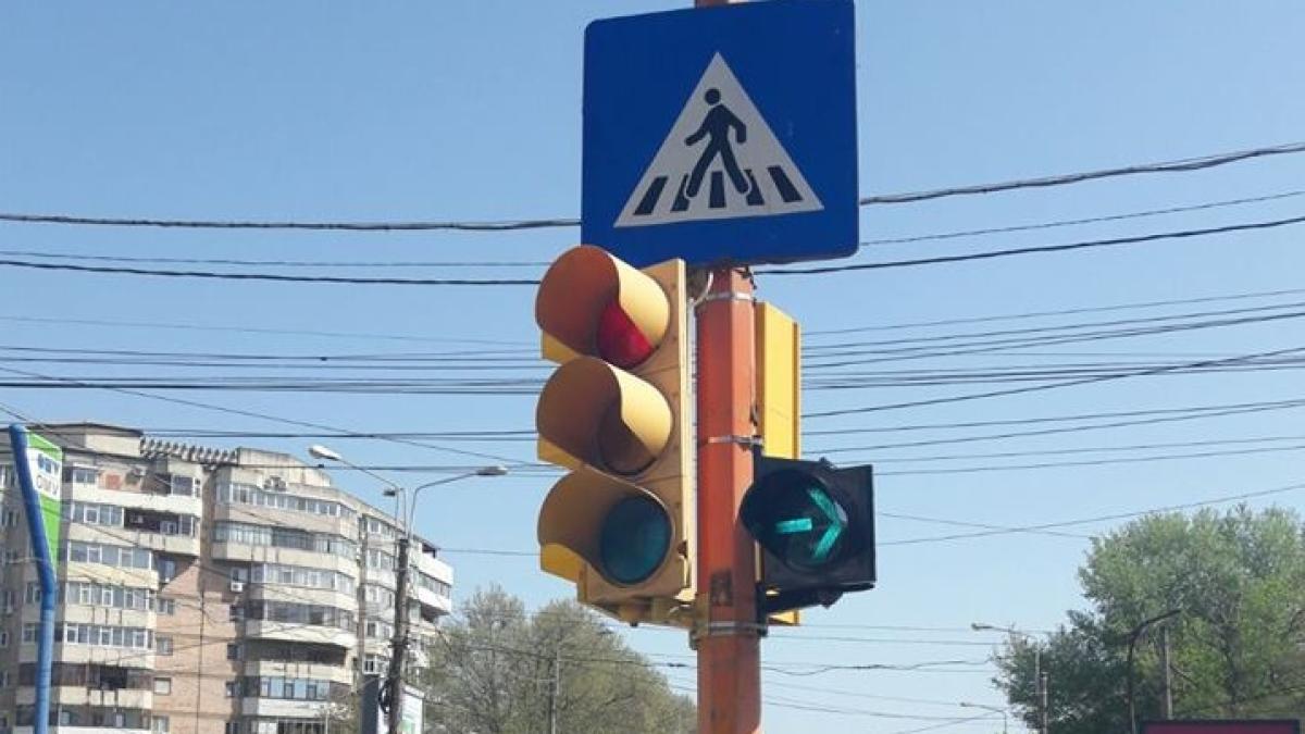 semafor-intermitent_76838600