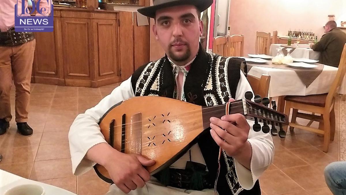 mihai-hringescu-canta-cucu-n-bucovina-rapsod-radauti_01306400