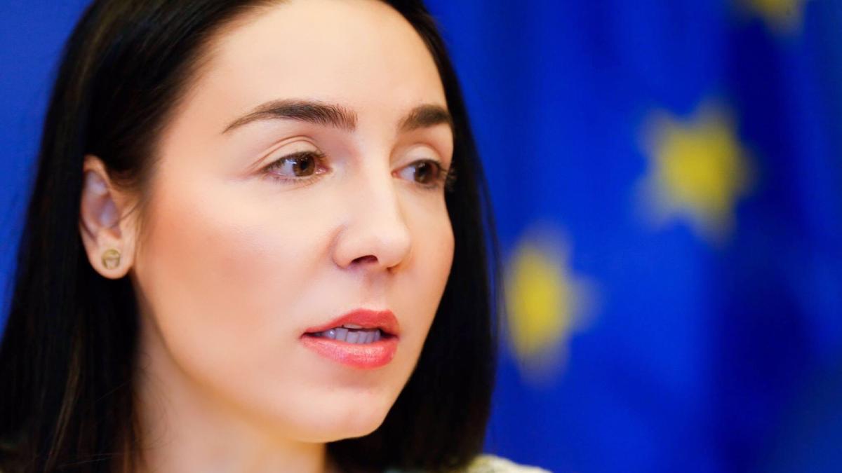 claudia-tapardel-bruxelles_78697100