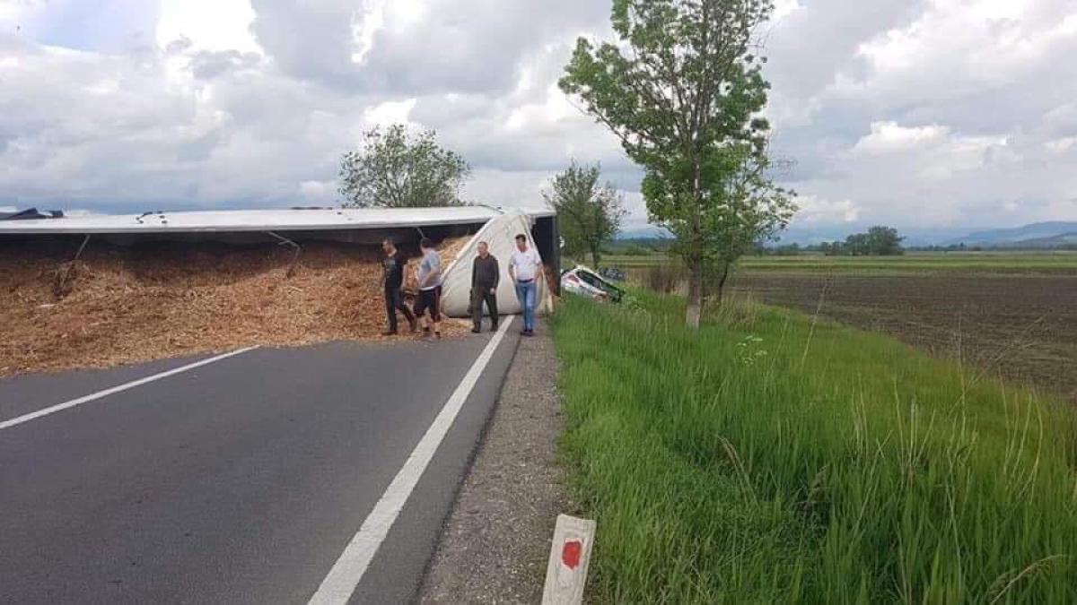 whatsapp-image-2019-05-22-at-18-00-33_38881300