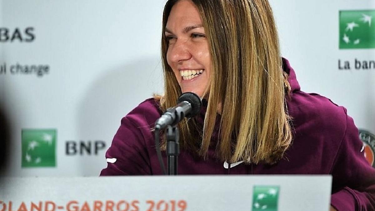 simona_halep_roland_garros_2019_conf2_65066300