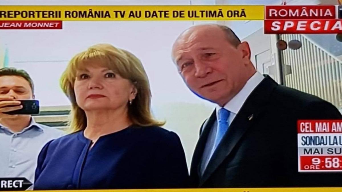 basescu-sotie-vot_96498900