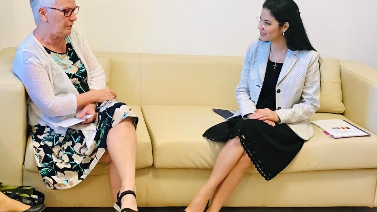 ana-birchall-intrevedere_53939100