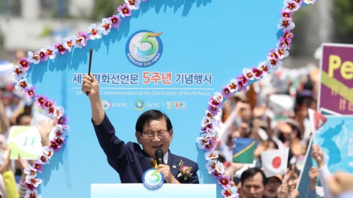 se-implinesc-sase-ani-de-la-semnarea-declaratiei-de-pace-mondiala-596376_40452000