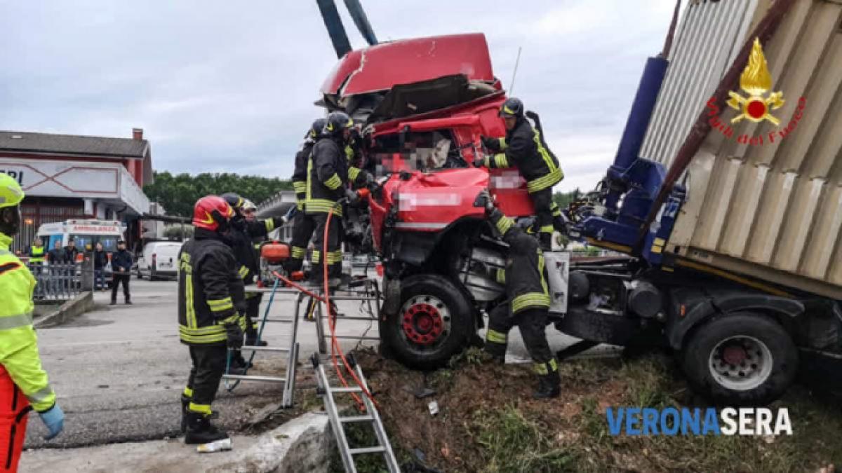 accident-italia-roman-strivit-cabina_59992700