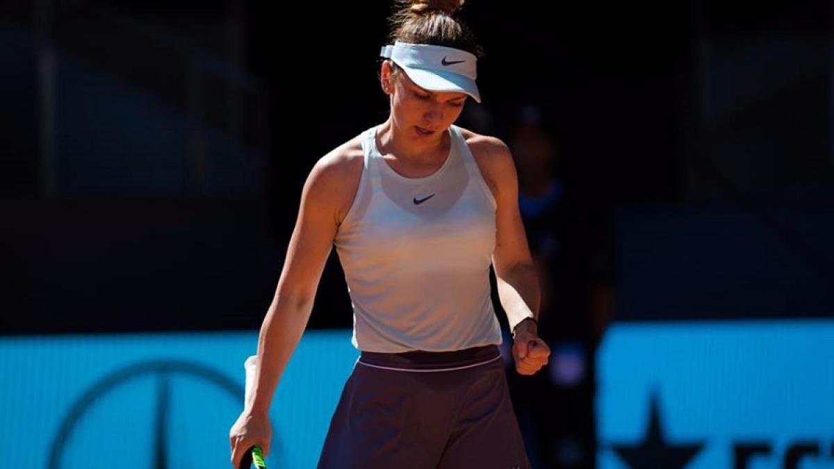 simona_halep_meci_echipament_fb_40123800