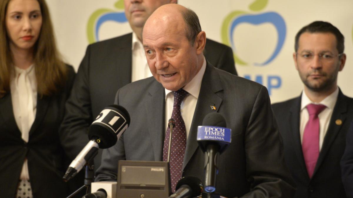 conferinta-de-presa-sustinuta-de-presedintele-pmp--traian-basescu--in-care-prezinta-manifestul-uniti-in-europa--care-contine-obiectivele-pmp-in-parlamentul-european--la-palatului-parlamentului_82513900