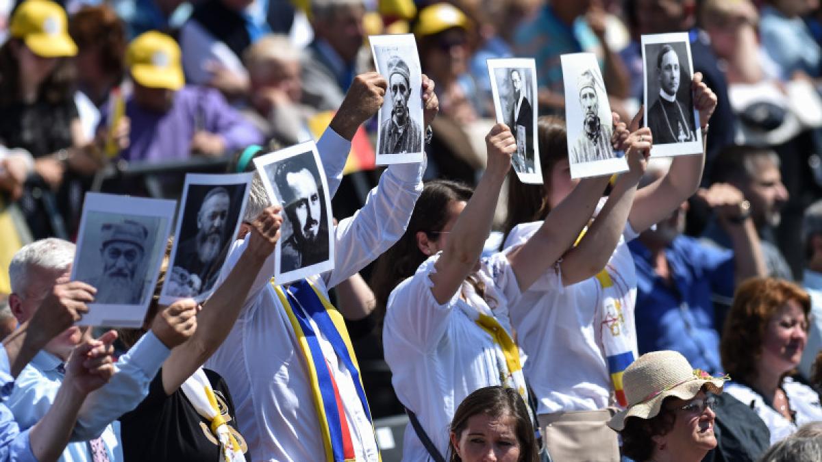 episcopi-beatificati-papa-francisc-blaj_18656600