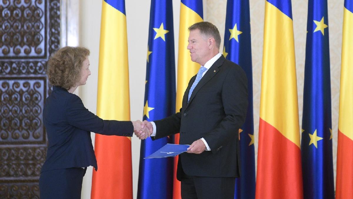 iohannis_ceremonie_depunere_juramant_simina_tanasescu_11-06-2019_11_12603900