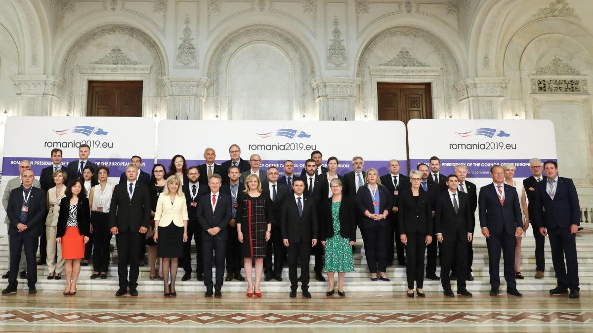 ministri-intalnire-bucuresti_84973700