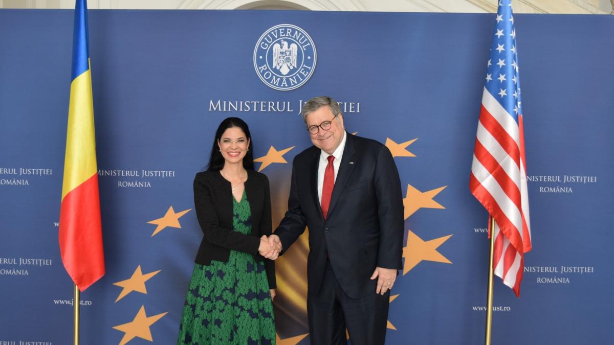 ana-birchall-william-barr_19493600