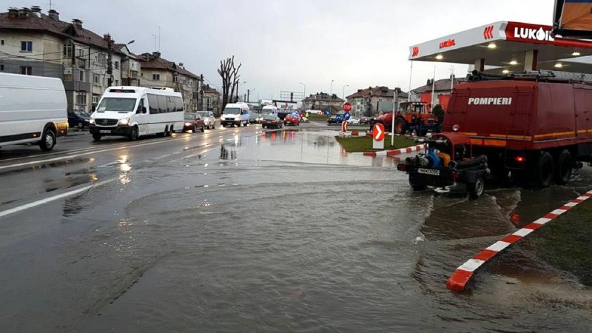 inundatii_oras_strada_14433100
