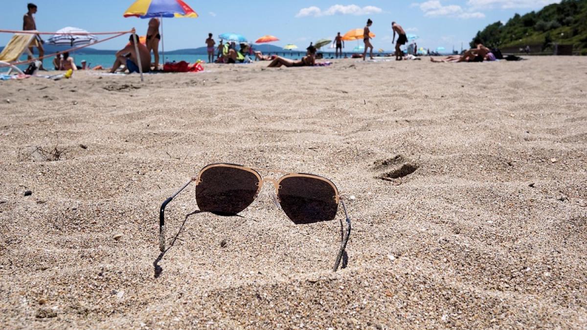 plaja_ochelari_litoral_soare_93651800