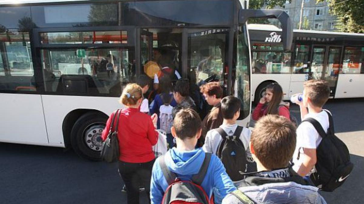 elevi-transport_34415700