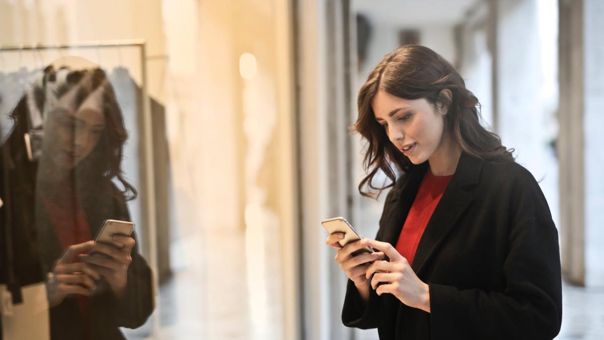 telefonul-mobil-cumparaturi_04627900