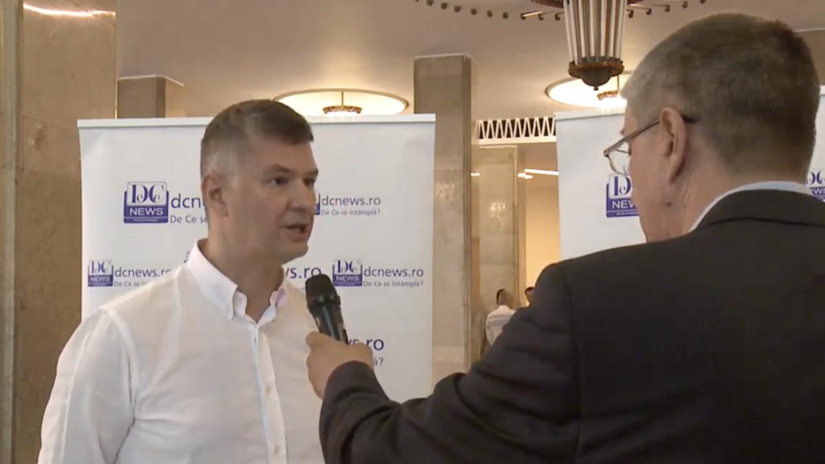 valeriu-steriu_71395500