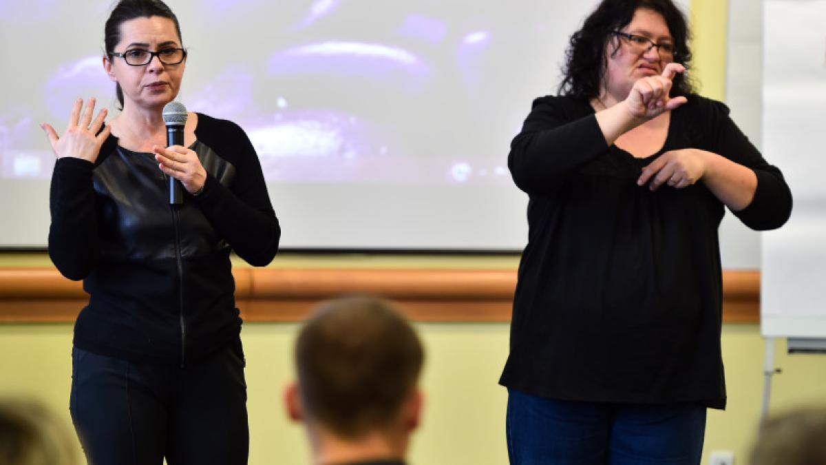 adriana_saftoiu_61679300