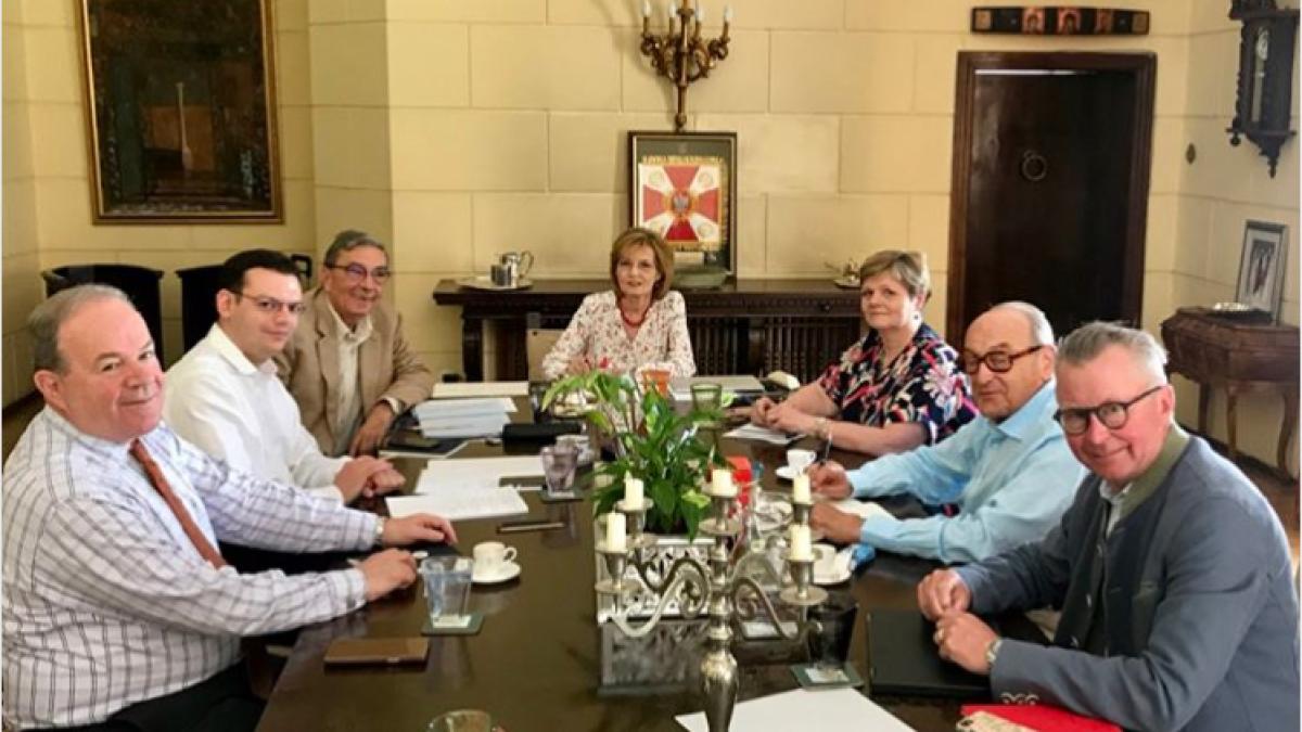 sedinta-familia-regala_19667000